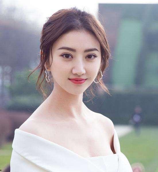 庄河明星网红有哪些,揭秘明星网红背后的故事