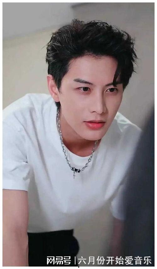 短剧明星网红是谁,揭秘当红明星网红背后的故事