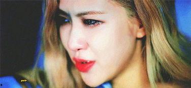 明星网红哭泣图片高清