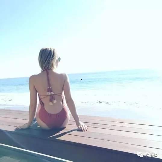 比基尼明星网红同款,夏日海滩时尚潮流指南