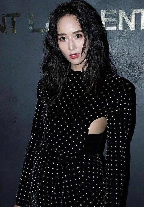 明星网红同框迪奥,明星网红齐聚迪奥，时尚盛宴同框瞬间